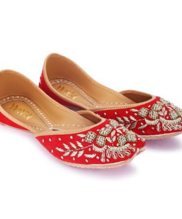 Why Wedding Juttis Are the Perfect Choice for Every Bride