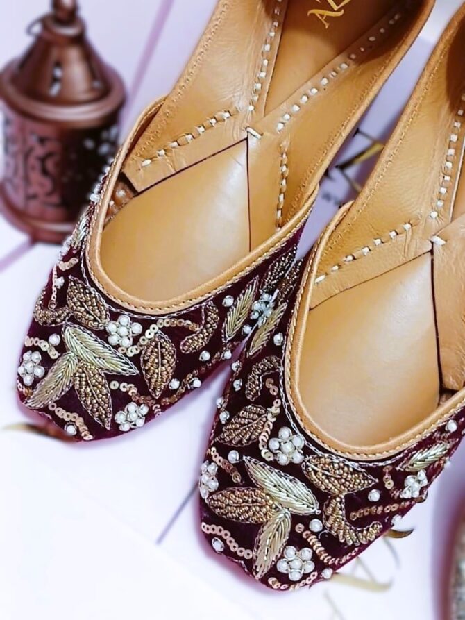 Laila Juttis for women