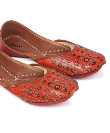 Creamy Hues Juttis – Embroidery Footwear for Women