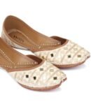 Sheesh Mahal Juttis – Luxurious juttis for Women