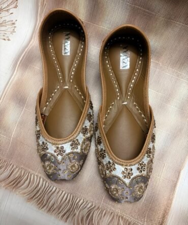 Moonlight grey and lilac juttis with silver embroidery by Azayaa
